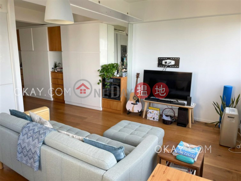 Elegant 1 bedroom on high floor | Rental, Sai Wan New Apartments 西環新樓 | Western District (OKAY-R382525)_0