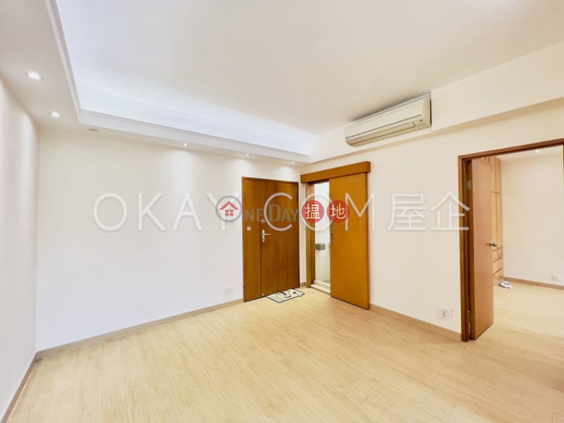Nicely kept 2 bedroom with sea views & parking | For Sale 10 South Bay Road | Southern District Hong Kong Sales | HK$ 16M