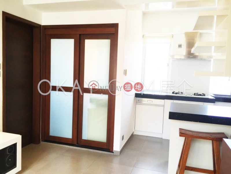 Property Search Hong Kong | OneDay | Residential Rental Listings, Nicely kept 1 bedroom on high floor with rooftop | Rental