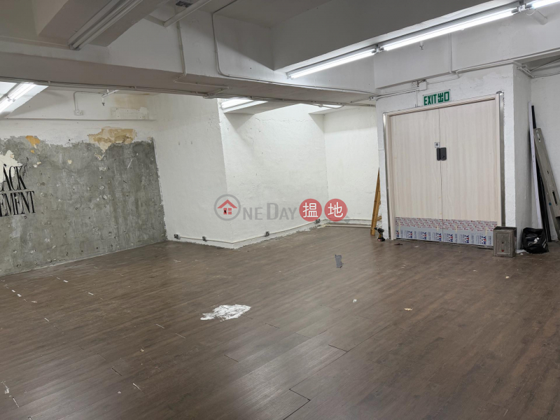 Suitable for various industries (industrial center) for rent. | 32 Tai Yau Street | Wong Tai Sin District | Hong Kong, Rental, HK$ 20,000/ month