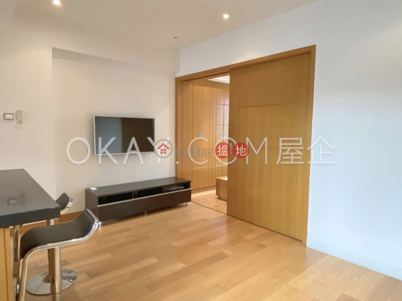 HK$ 25,000/ month | 50-52 Morrison Hill Road | Wan Chai District, Generous 1 bedroom on high floor with rooftop & balcony | Rental