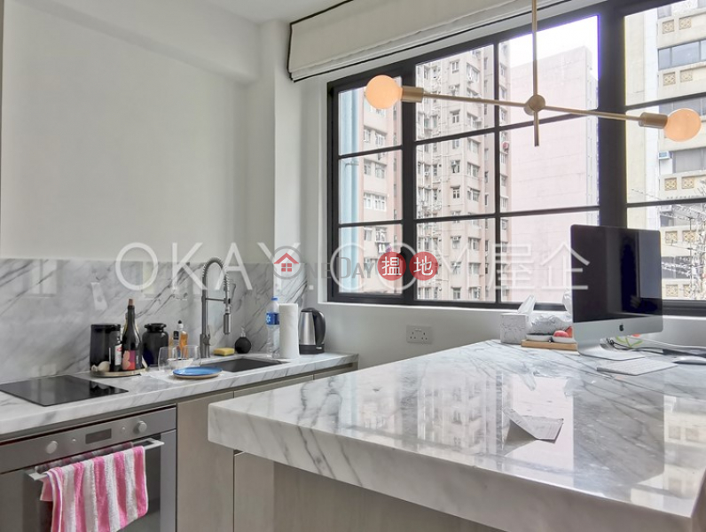 Intimate 1 bedroom on high floor with rooftop | For Sale | 19-21 Tung Street 東街19-21號 Sales Listings