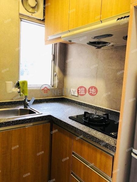 Property Search Hong Kong | OneDay | Residential, Sales Listings, Universal Building | 1 bedroom Mid Floor Flat for Sale