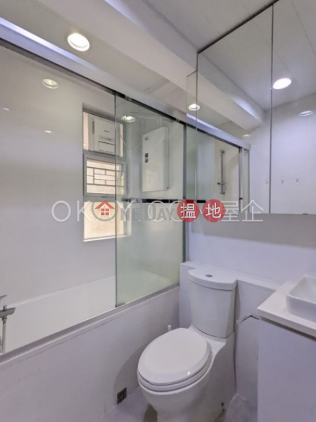 Stylish 3 bedroom with parking | Rental, Morengo Court 昍逵閣 Rental Listings | Wan Chai District (OKAY-R92040)