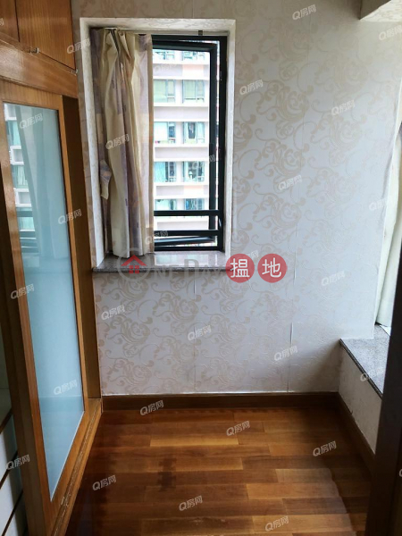 Metropole Building | 3 bedroom Low Floor Flat for Sale, 416-438 King\'s Road | Eastern District | Hong Kong | Sales | HK$ 9.3M