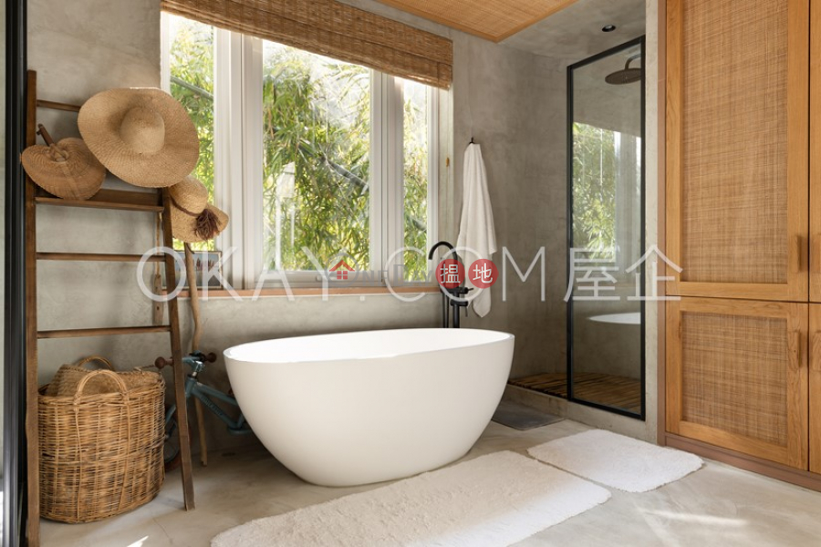 Elegant 2 bedroom with balcony & parking | For Sale | 31-33 Village Terrace | Wan Chai District Hong Kong | Sales HK$ 19.9M