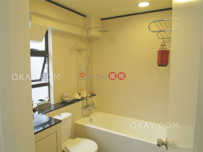 HK$ 48,000/ month Robinson Heights Western District Tasteful 2 bedroom on high floor with rooftop | Rental