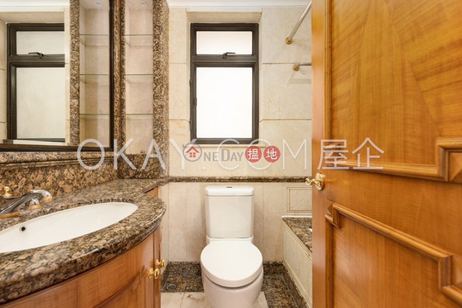 Luxurious 3 bedroom with parking | For Sale | Tavistock II 騰皇居 II Sales Listings