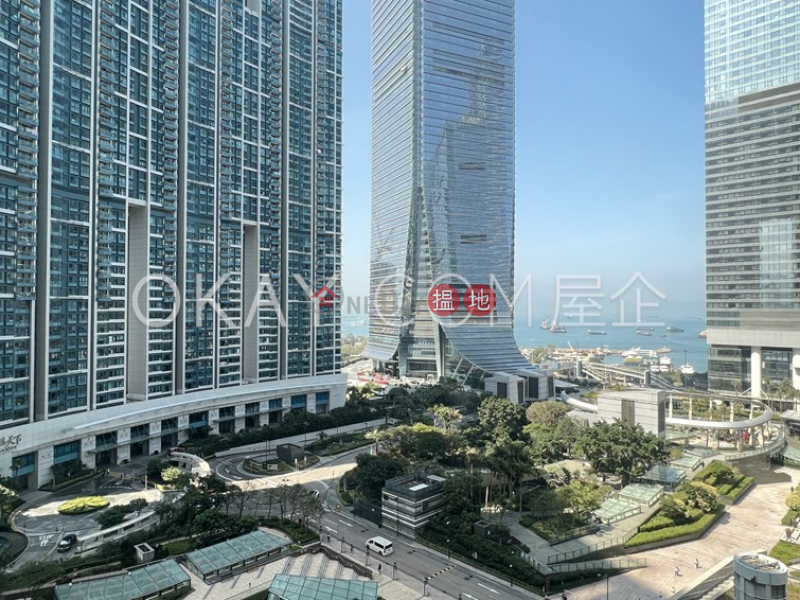 Charming 3 bedroom with sea views | Rental | The Waterfront Phase 1 Tower 2 漾日居1期2座 Rental Listings