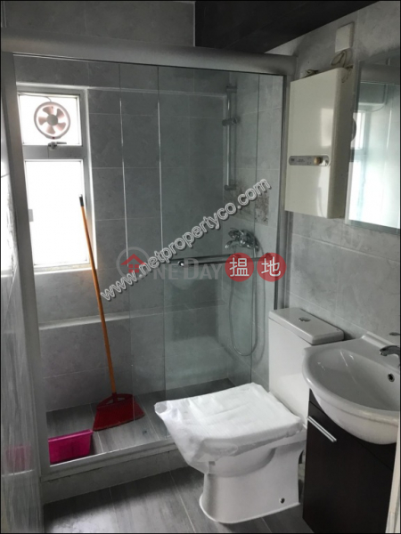 HK$ 19,500/ month Amber Lodge, Central District, Newly Renovated Apartment in Central For Rent