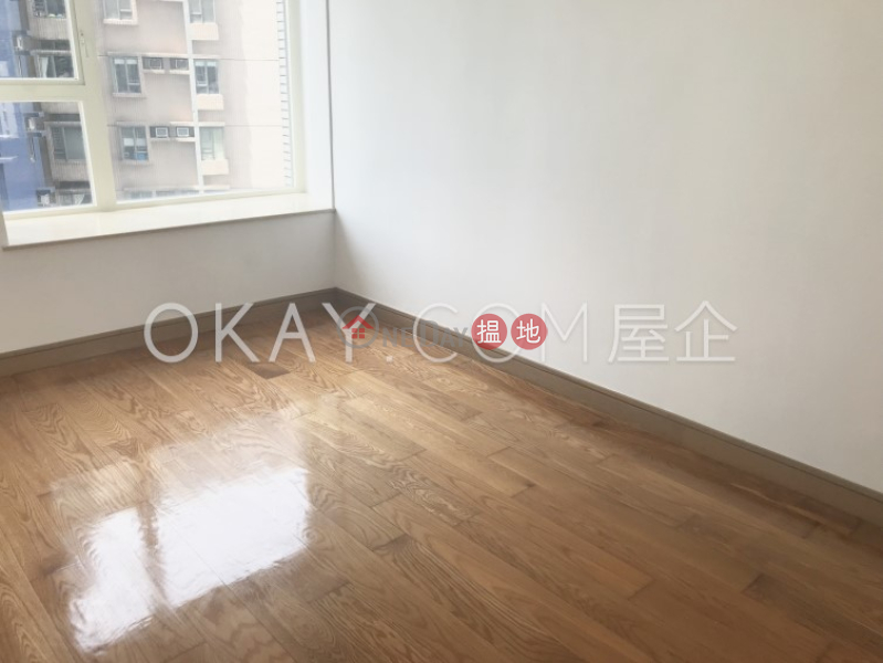 3房1廁,星級會所,露台聚賢居出租單位|聚賢居(Centrestage)出租樓盤 (OKAY-R52031)