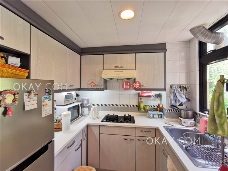 Charming 2 bedroom with rooftop & parking | For Sale, 82 Repulse Bay Road | Southern District | Hong Kong | Sales HK$ 26M