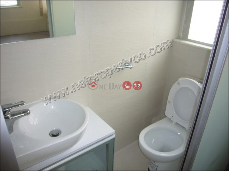 One good size bedroom unit for Rent in Wan Chai | Kwong Tak Building 廣德大樓 Rental Listings