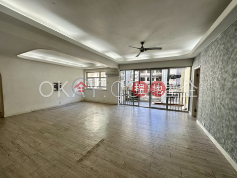 Lovely 3 bedroom with balcony & parking | Rental | Emerald Court 翡翠樓 _0