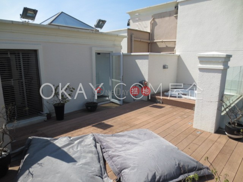 Stylish house with sea views & rooftop | For Sale | 88 The Portofino 柏濤灣 88號 Sales Listings