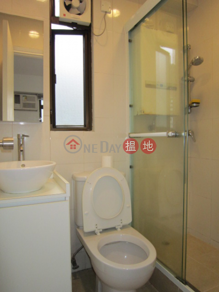 HK$ 17,000/ month Tower 2 Hoover Towers, Wan Chai District Flat for Rent in Tower 2 Hoover Towers, Wan Chai
