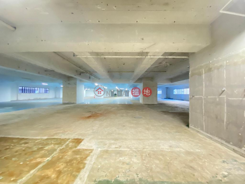 Kwai Chung Wyler Centre: Whole floor for rent, warehouse decoration with inside toilet | Wyler Centre Phase 2 偉倫中心2期 Rental Listings