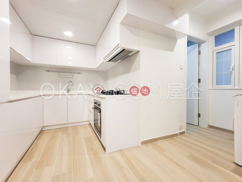 HK$ 55,000/ month Park View Court | Western District | Efficient 3 bedroom with balcony & parking | Rental