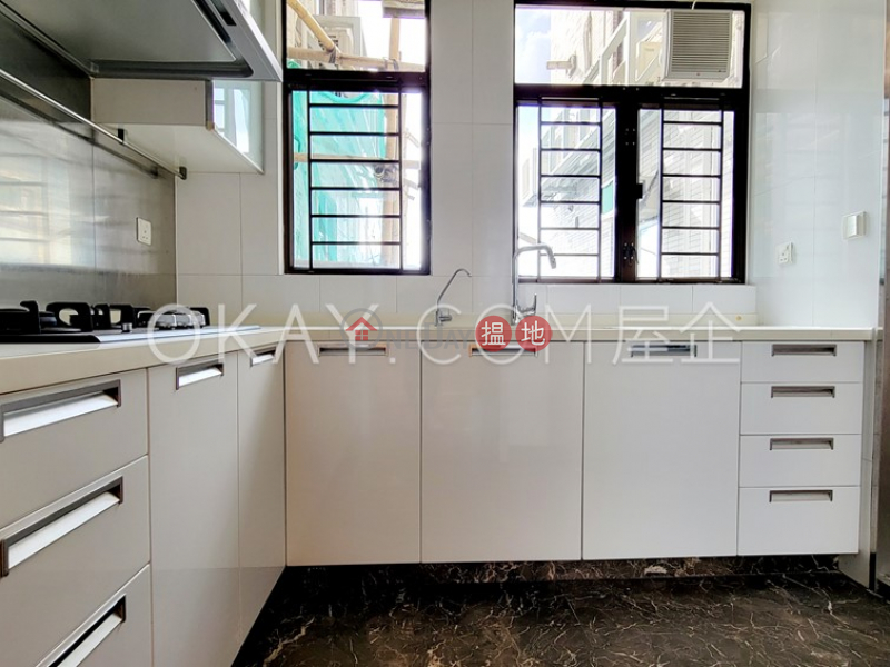 HK$ 24.8M, Villa Lotto | Wan Chai District, Efficient 3 bedroom on high floor with parking | For Sale