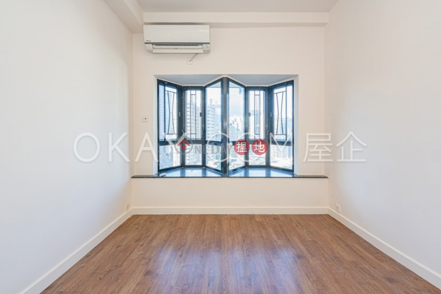 HK$ 33M Beverly Hill, Wan Chai District | Lovely 4 bedroom with balcony & parking | For Sale