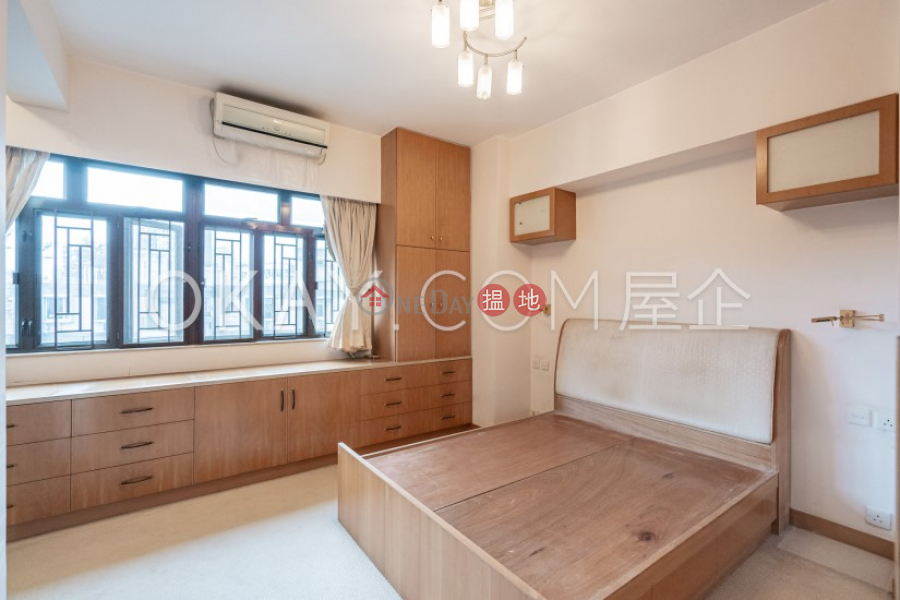 Exquisite 3 bedroom with parking | For Sale | Swiss Towers 瑞士花園 Sales Listings