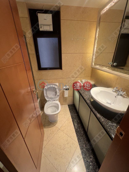 Three bedrooms, one apartment, multi-purpose in THE ARCH 1 Austin Road West | Yau Tsim Mong, Hong Kong Sales | HK$ 50M