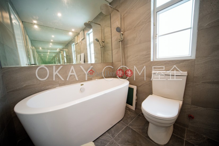 HK$ 12M Property in Sai Kung Country Park, Sai Kung | Nicely kept house with rooftop & balcony | For Sale