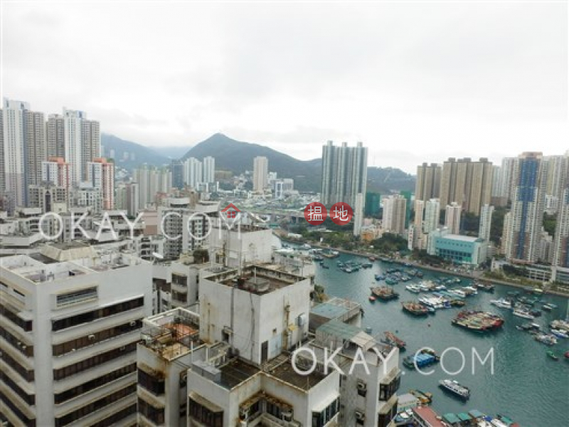 Cozy 2 bedroom on high floor with balcony & parking | Rental | Jadewater 南灣御園 Rental Listings