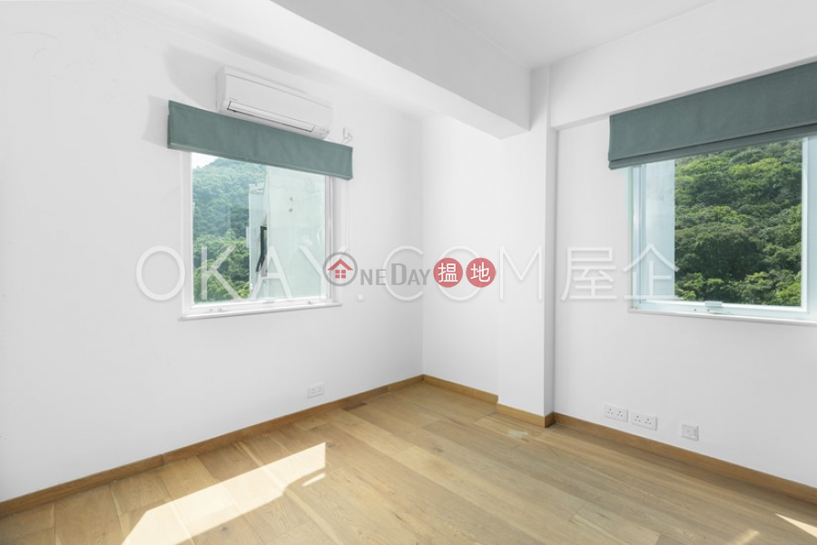 Elegant 3 bedroom on high floor with rooftop & parking | For Sale | Y. Y. Mansions block A-D 裕仁大廈A-D座 Sales Listings