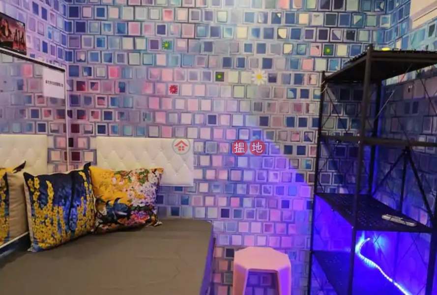Unbeatable Deal in Tsim Sha Tsui! 5-Bed Luxury Flat – Price Slashed to HK$6.5M! | Golden Crown Court 金冠大廈 Sales Listings