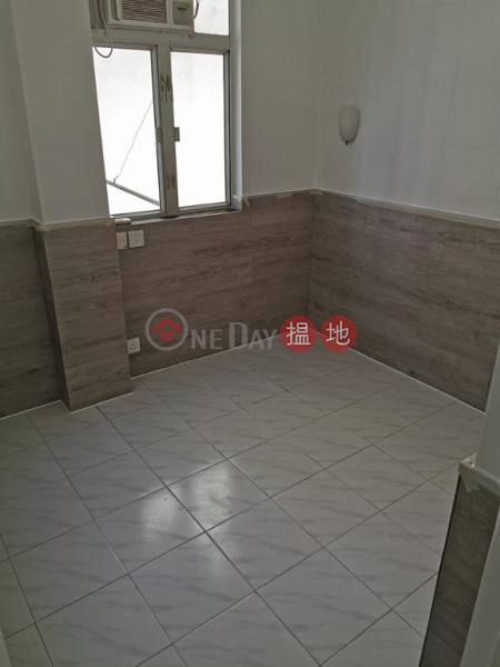 Property Search Hong Kong | OneDay | Residential Rental Listings | Flat for Rent in Hennessy Building, Wan Chai
