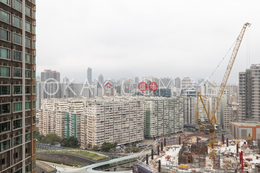 HK$ 21M, The Waterfront Phase 2 Tower 7, Yau Tsim Mong | Popular 3 bedroom in Kowloon Station | For Sale