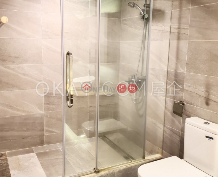 Tasteful 1 bedroom on high floor | For Sale | Convention Plaza Apartments 會展中心會景閣 Sales Listings