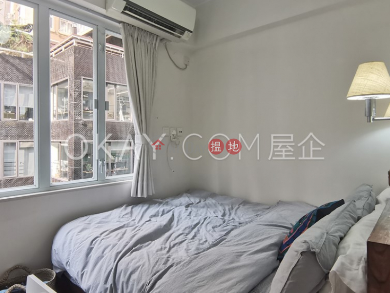 Intimate 1 bedroom in Sheung Wan | For Sale | 10 New Street 新街10號 Sales Listings