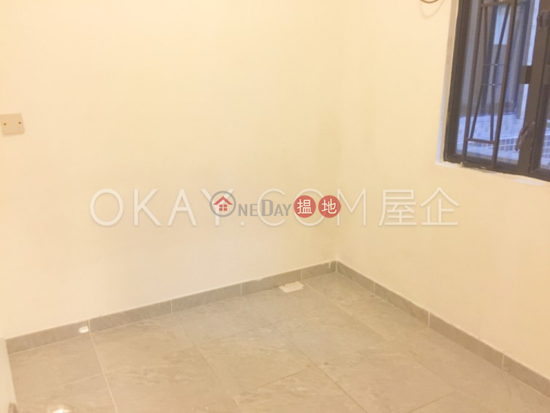 HK$ 35,000/ month | Scenic Heights, Western District, Rare 3 bedroom in Mid-levels West | Rental