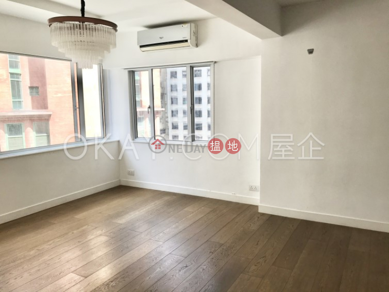 Nicely kept 3 bedroom in Wan Chai | For Sale | Cheong Hong Mansion 長康大廈 Sales Listings