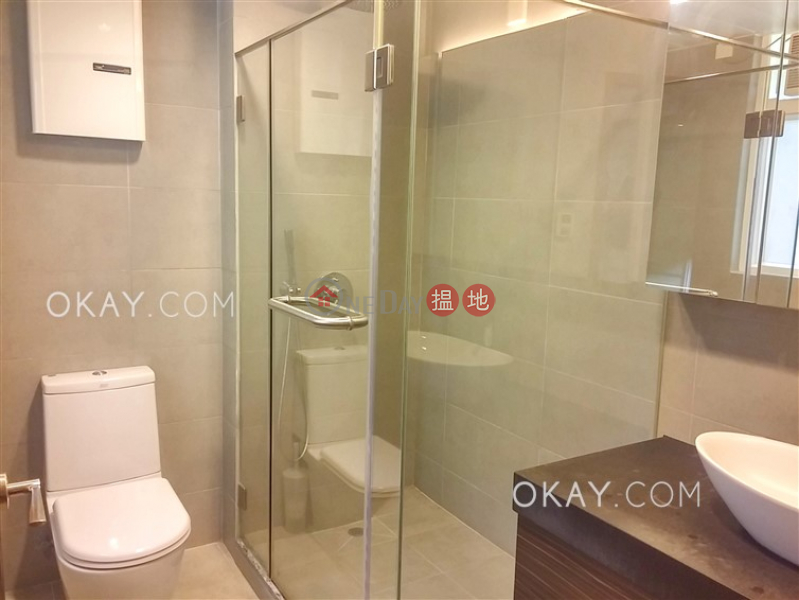 Rare 2 bedroom with balcony | Rental, Bo Kwong Apartments 寶光大廈 Rental Listings | Central District (OKAY-R59564)