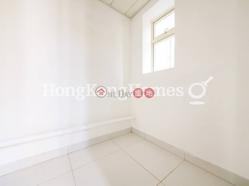 3 Bedroom Family Unit for Rent at Centrestage | Centrestage 聚賢居 Rental Listings