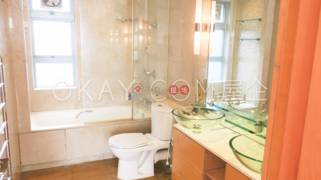 HK$ 65,000/ month | Phase 2 South Tower Residence Bel-Air Southern District Gorgeous 3 bedroom with terrace, balcony | Rental