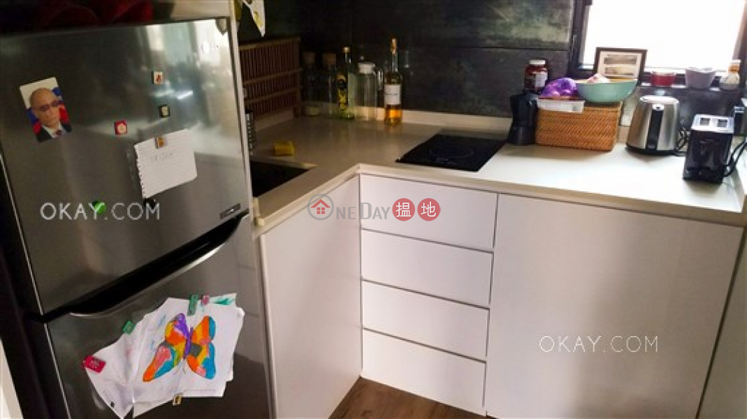 Property Search Hong Kong | OneDay | Residential Sales Listings Generous 2 bedroom in Sheung Wan | For Sale