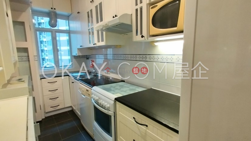 Tasteful 2 bedroom with balcony | For Sale | Garfield Mansion 嘉輝大廈 Sales Listings