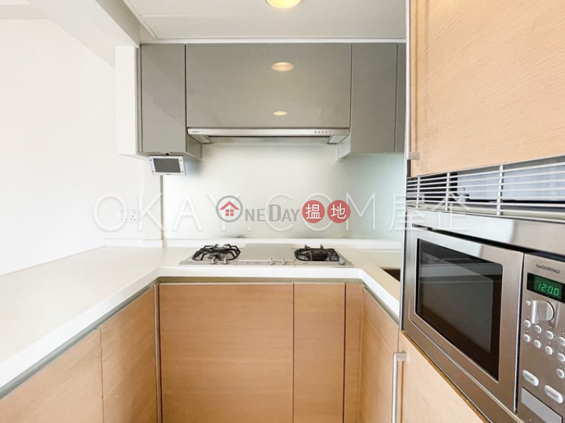 Lovely 2 bedroom on high floor with balcony | For Sale | Centrestage 聚賢居 Sales Listings