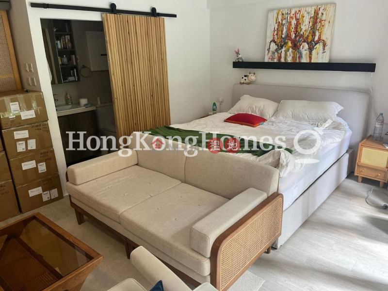 Property Search Hong Kong | OneDay | Residential Rental Listings | Studio Unit for Rent at Kin On Building