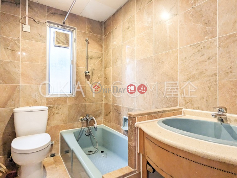 HK$ 32,000/ month, Caroline Height Wan Chai District, Gorgeous 3 bedroom in Happy Valley | Rental