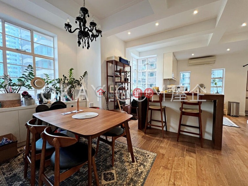 Nicely kept 2 bedroom in Mid-levels West | Rental | 4A Castle Lane 衛城里 4A 號 Rental Listings