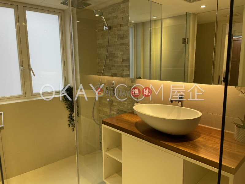 HK$ 39,000/ month Wing Lok Mansion | Western District Gorgeous 1 bedroom on high floor with rooftop | Rental