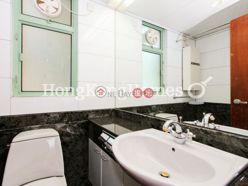 HK$ 38,000/ month | Royal Court Wan Chai District | 3 Bedroom Family Unit for Rent at Royal Court