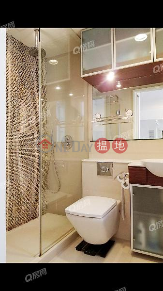 HK$ 7.8M | Elegance Tower Wan Chai District | Elegance Tower | Mid Floor Flat for Sale