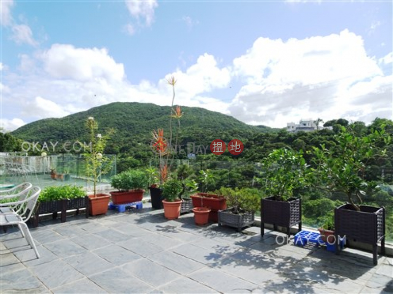 Nicely kept house with rooftop, terrace & balcony | For Sale | Pak Shek Terrace 白石臺 Sales Listings