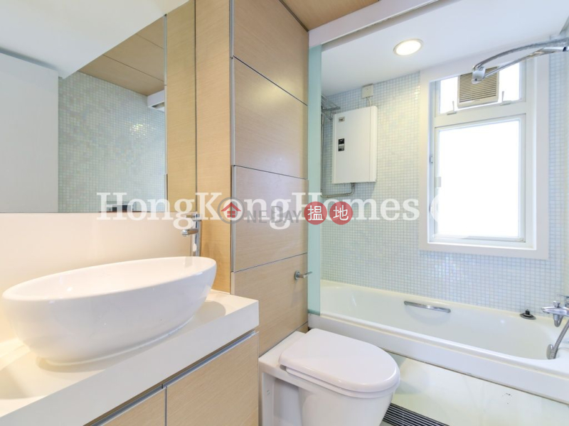 3 Bedroom Family Unit for Rent at Centrestage | Centrestage 聚賢居 Rental Listings